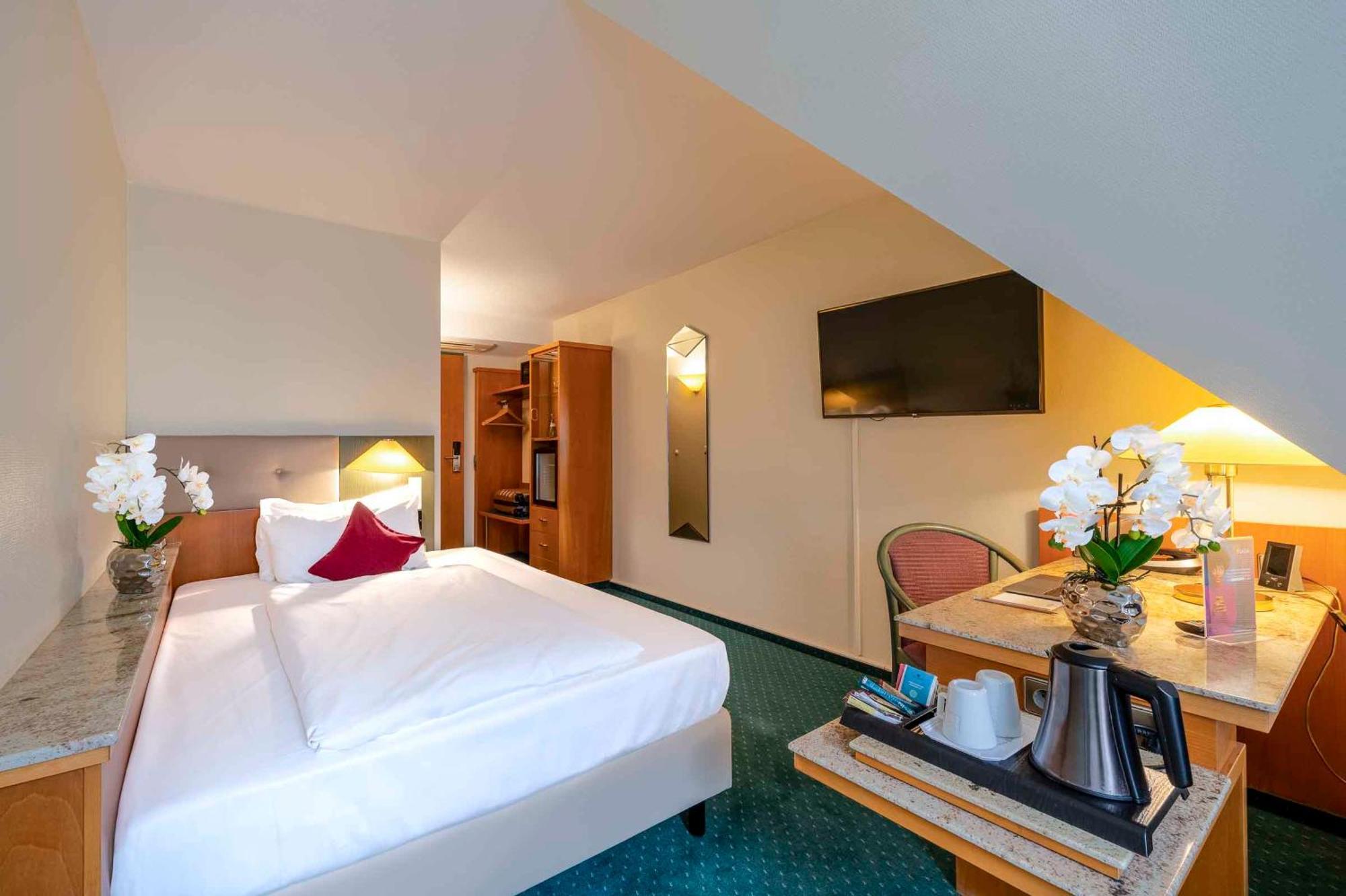 Plaza Inn Blankenburg Ditzingen, Sure Hotel Collection ภายนอก รูปภาพ