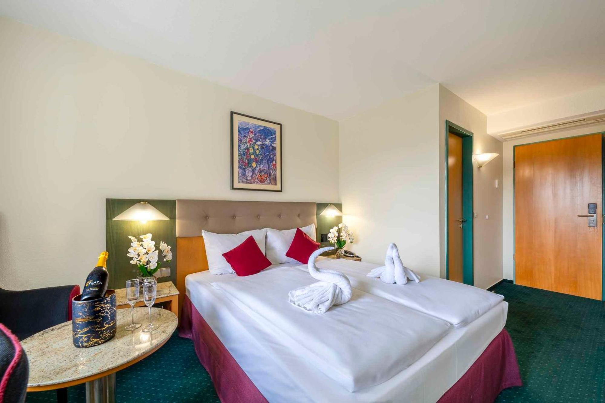 Plaza Inn Blankenburg Ditzingen, Sure Hotel Collection ภายนอก รูปภาพ